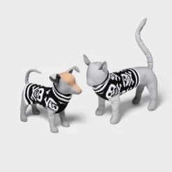 Halloween Skulls and Crossbones Dog and Cat Sweater - Hyde & EEK! Boutique™ -Pet Halloween Costumes Shop GUEST 6e46b2ed 5986 4f02 8131 4e6272857353
